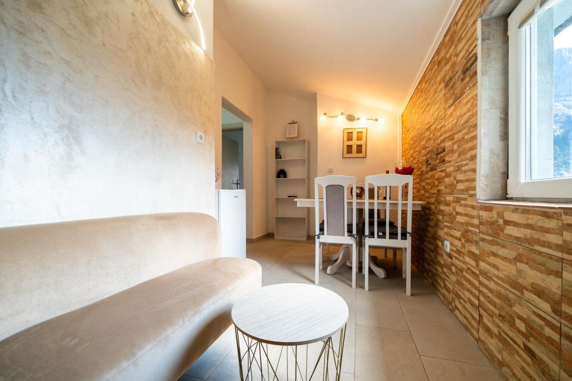 Apartments Vukovic โกตอร์ ภายนอก รูปภาพ