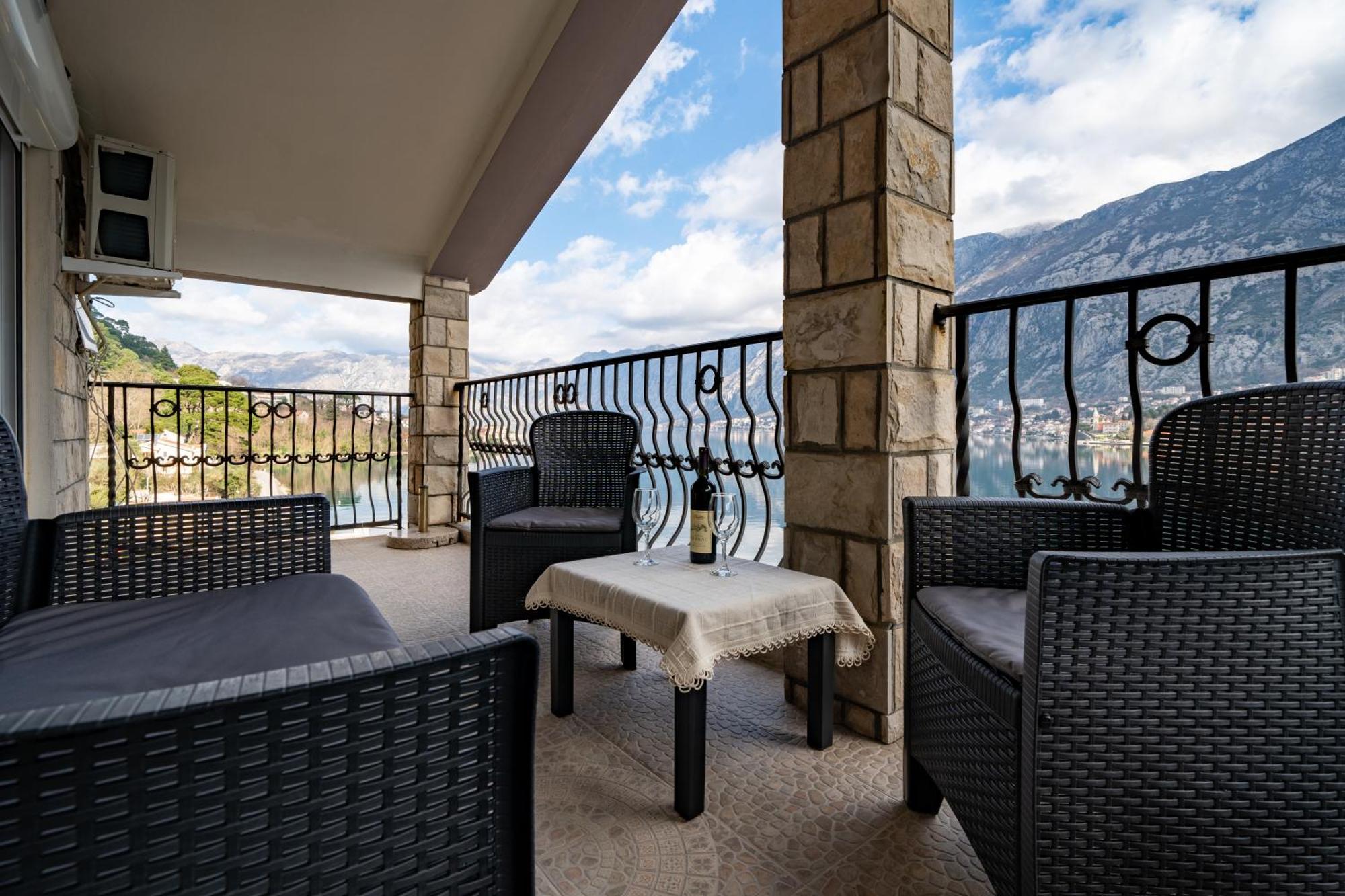 Apartments Vukovic โกตอร์ ภายนอก รูปภาพ