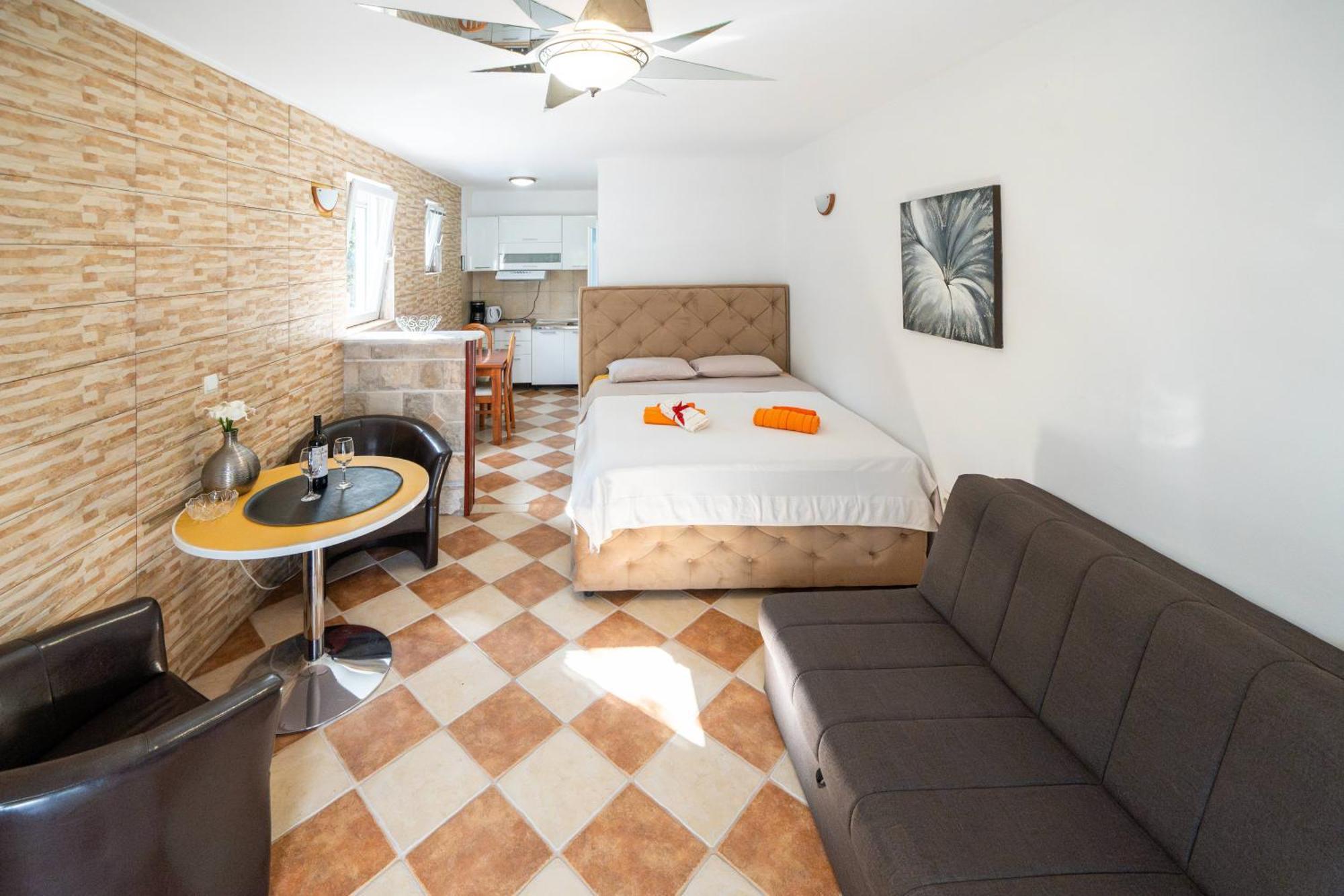 Apartments Vukovic โกตอร์ ภายนอก รูปภาพ