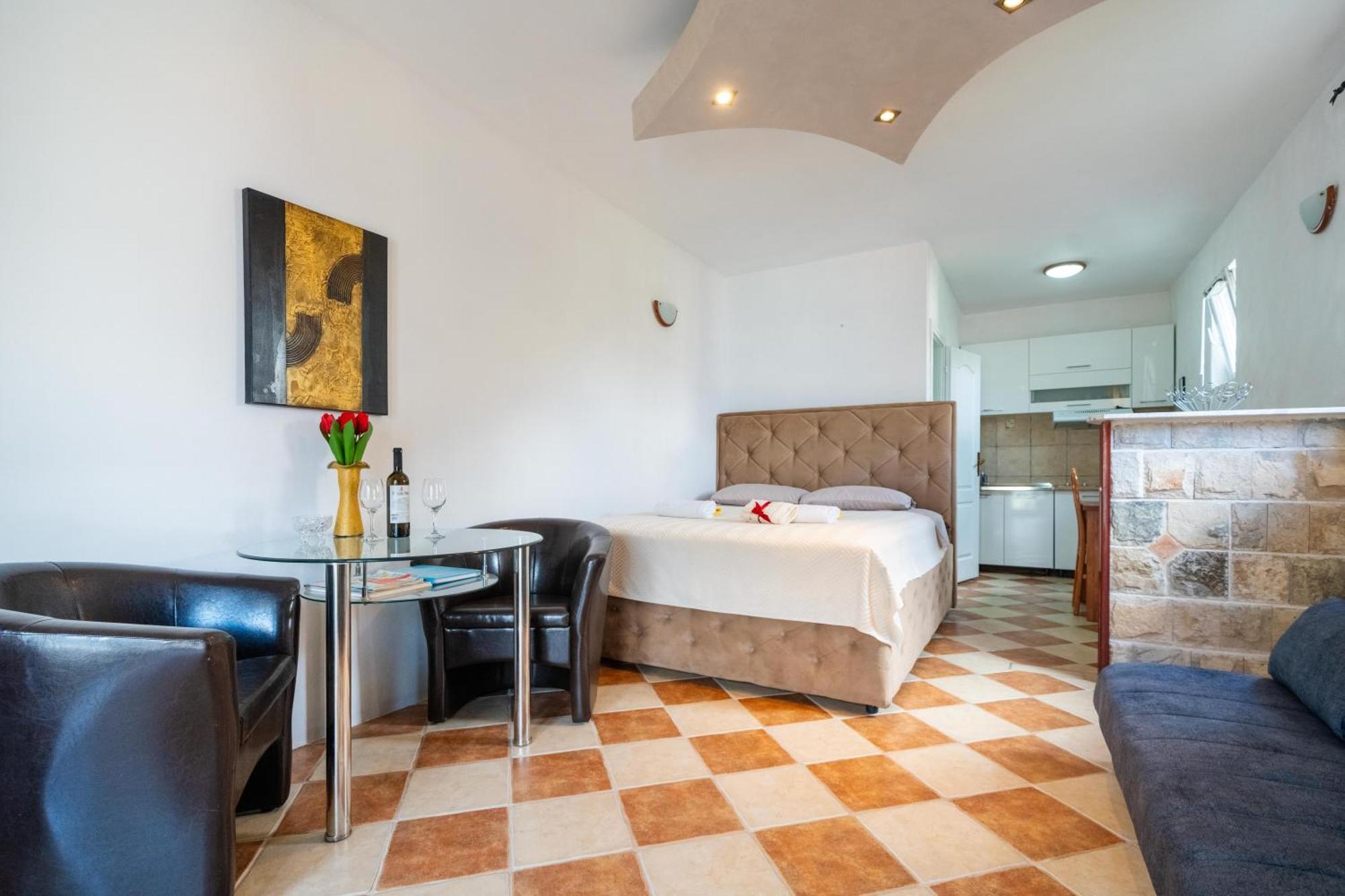 Apartments Vukovic โกตอร์ ภายนอก รูปภาพ