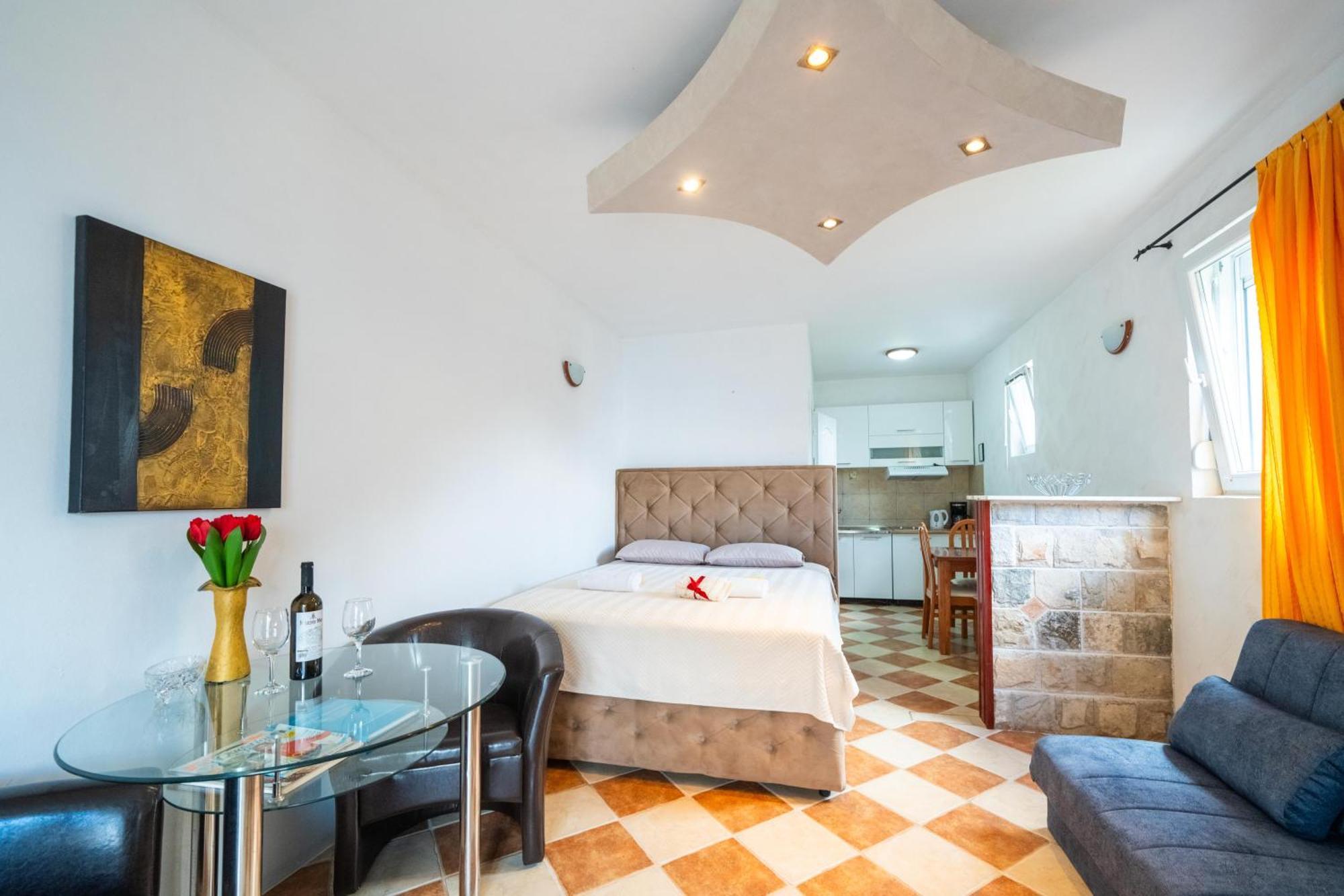 Apartments Vukovic โกตอร์ ภายนอก รูปภาพ