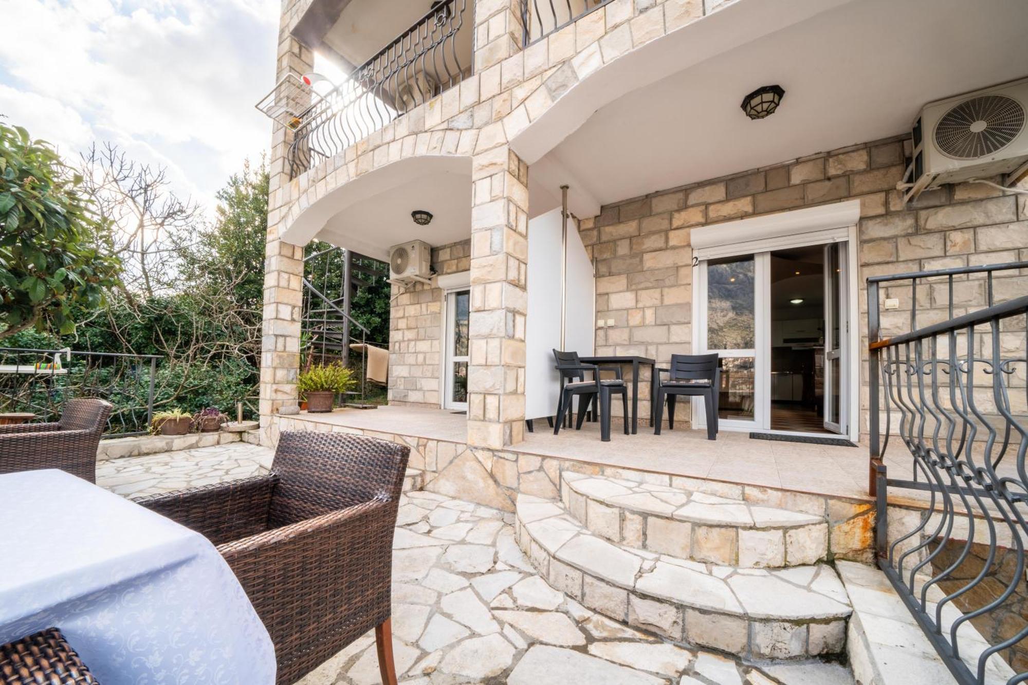 Apartments Vukovic โกตอร์ ภายนอก รูปภาพ
