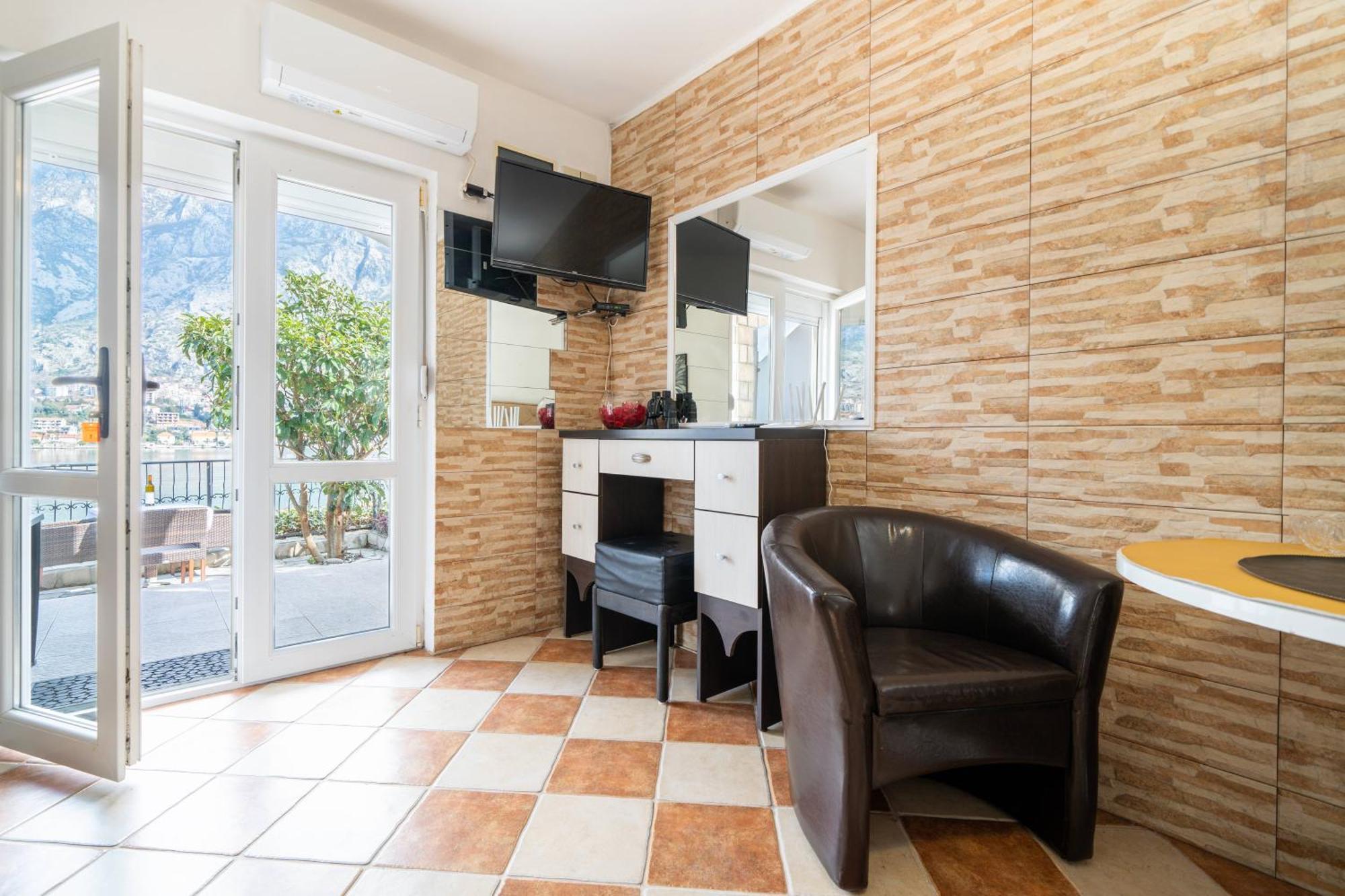 Apartments Vukovic โกตอร์ ภายนอก รูปภาพ