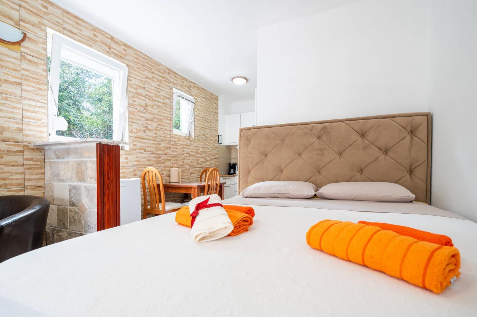 Apartments Vukovic โกตอร์ ภายนอก รูปภาพ