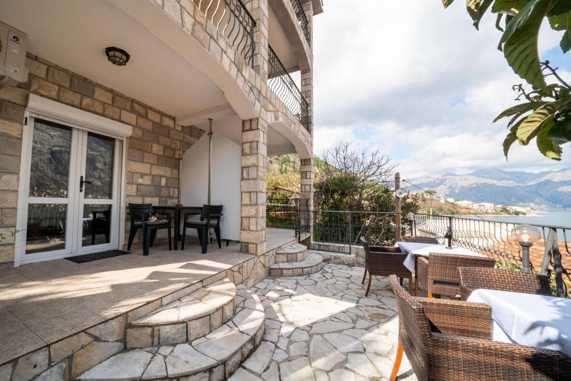 Apartments Vukovic โกตอร์ ภายนอก รูปภาพ